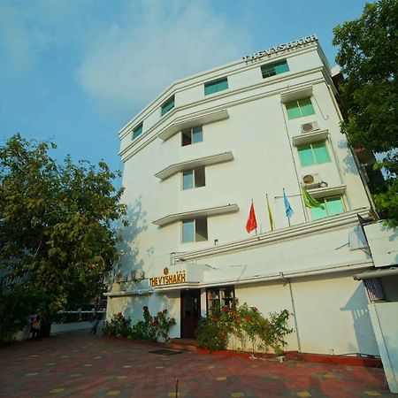 Hotel The Vyshakh Guruvāyūr Esterno foto