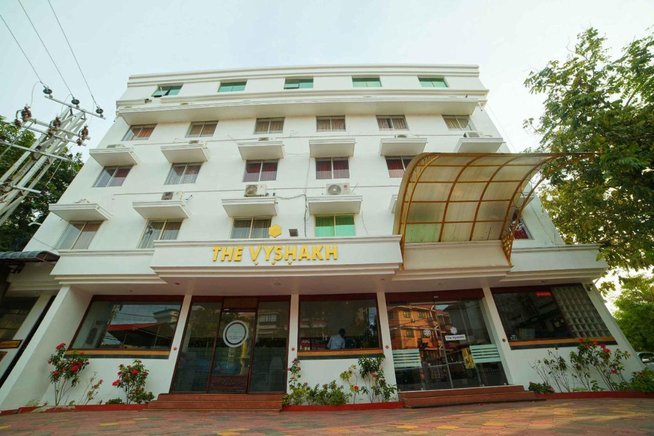 Hotel The Vyshakh Guruvāyūr Esterno foto