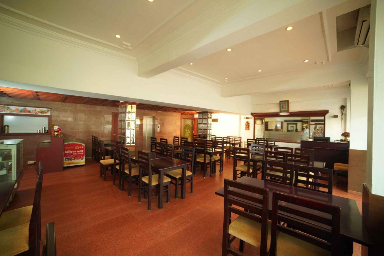Hotel The Vyshakh Guruvāyūr Esterno foto