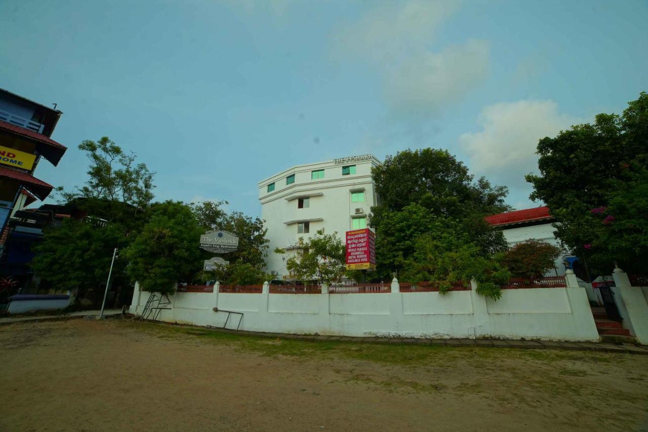 Hotel The Vyshakh Guruvāyūr Esterno foto